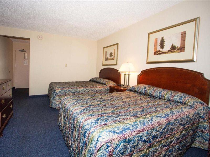 Red Roof Inn & Suites Newport News Zewnętrze zdjęcie