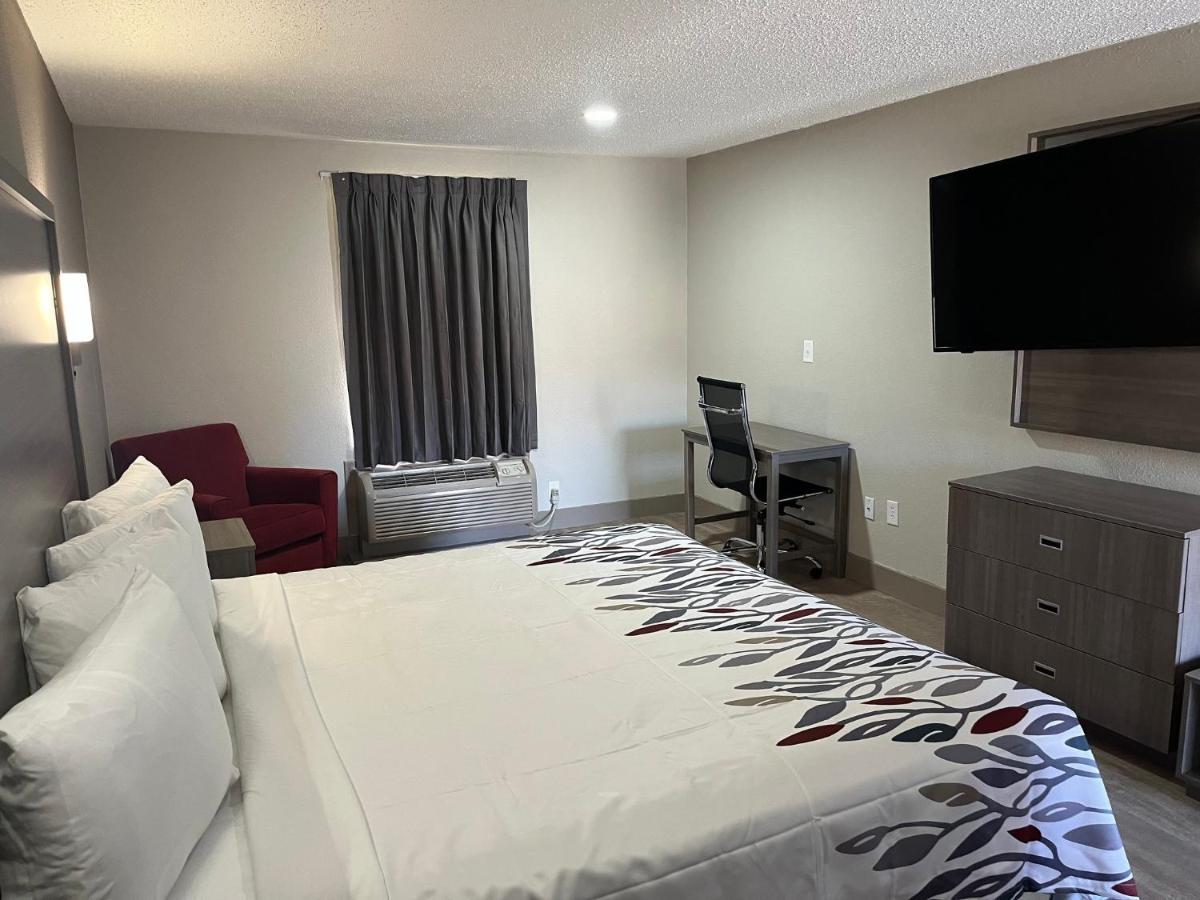 Red Roof Inn & Suites Newport News Zewnętrze zdjęcie
