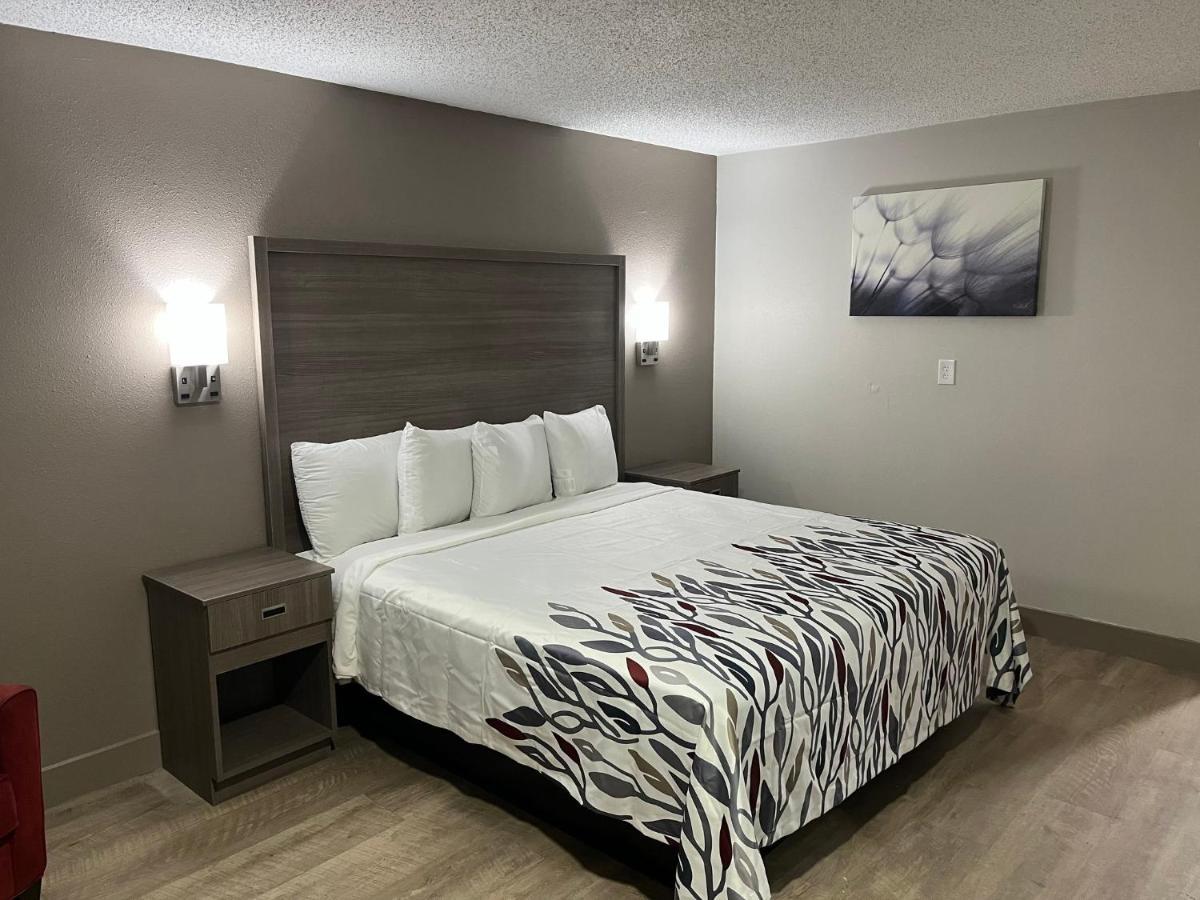 Red Roof Inn & Suites Newport News Zewnętrze zdjęcie