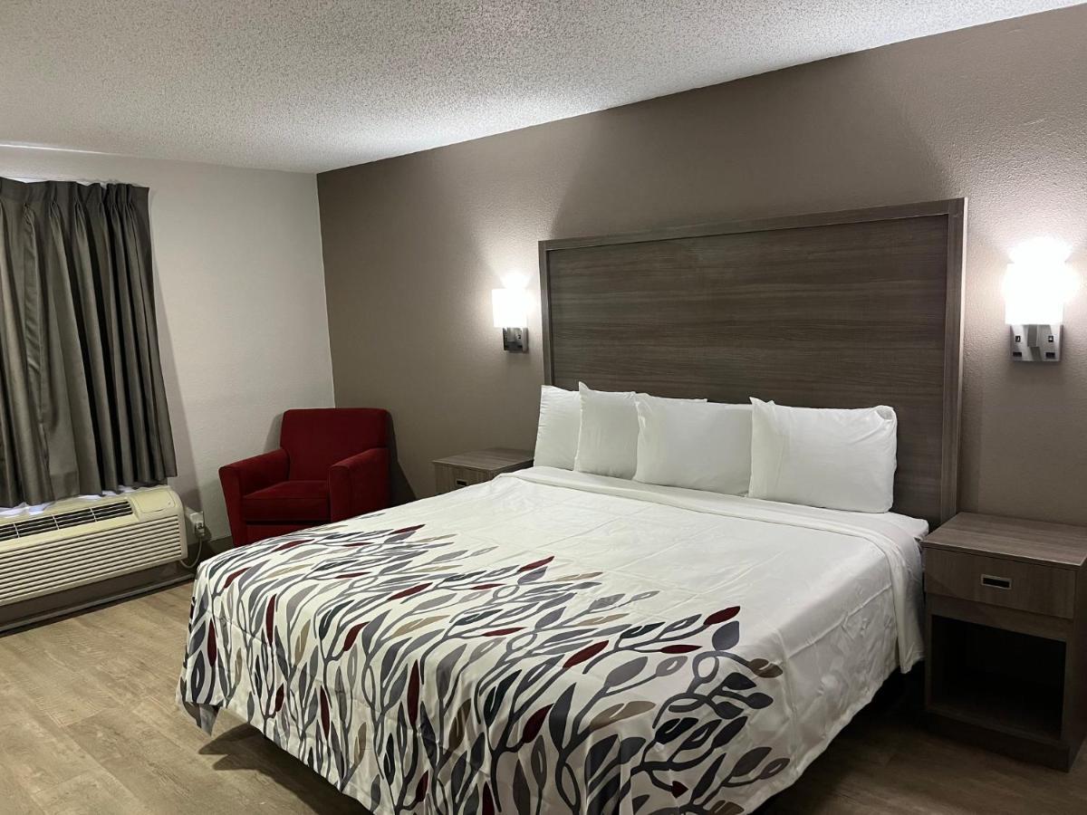 Red Roof Inn & Suites Newport News Zewnętrze zdjęcie