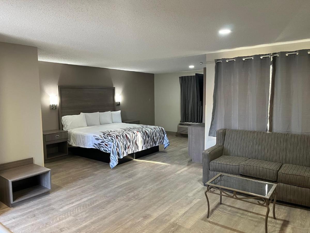 Red Roof Inn & Suites Newport News Zewnętrze zdjęcie