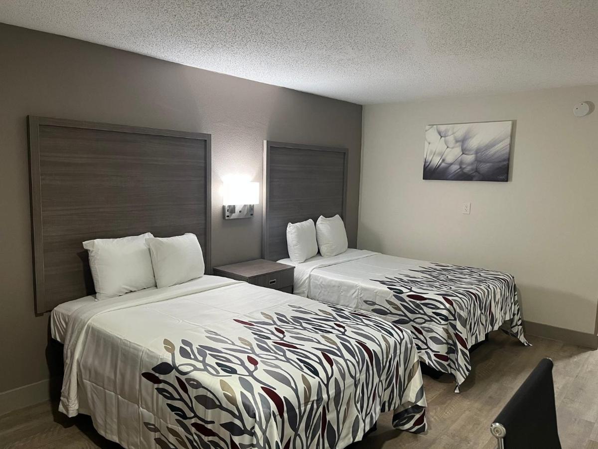 Red Roof Inn & Suites Newport News Zewnętrze zdjęcie