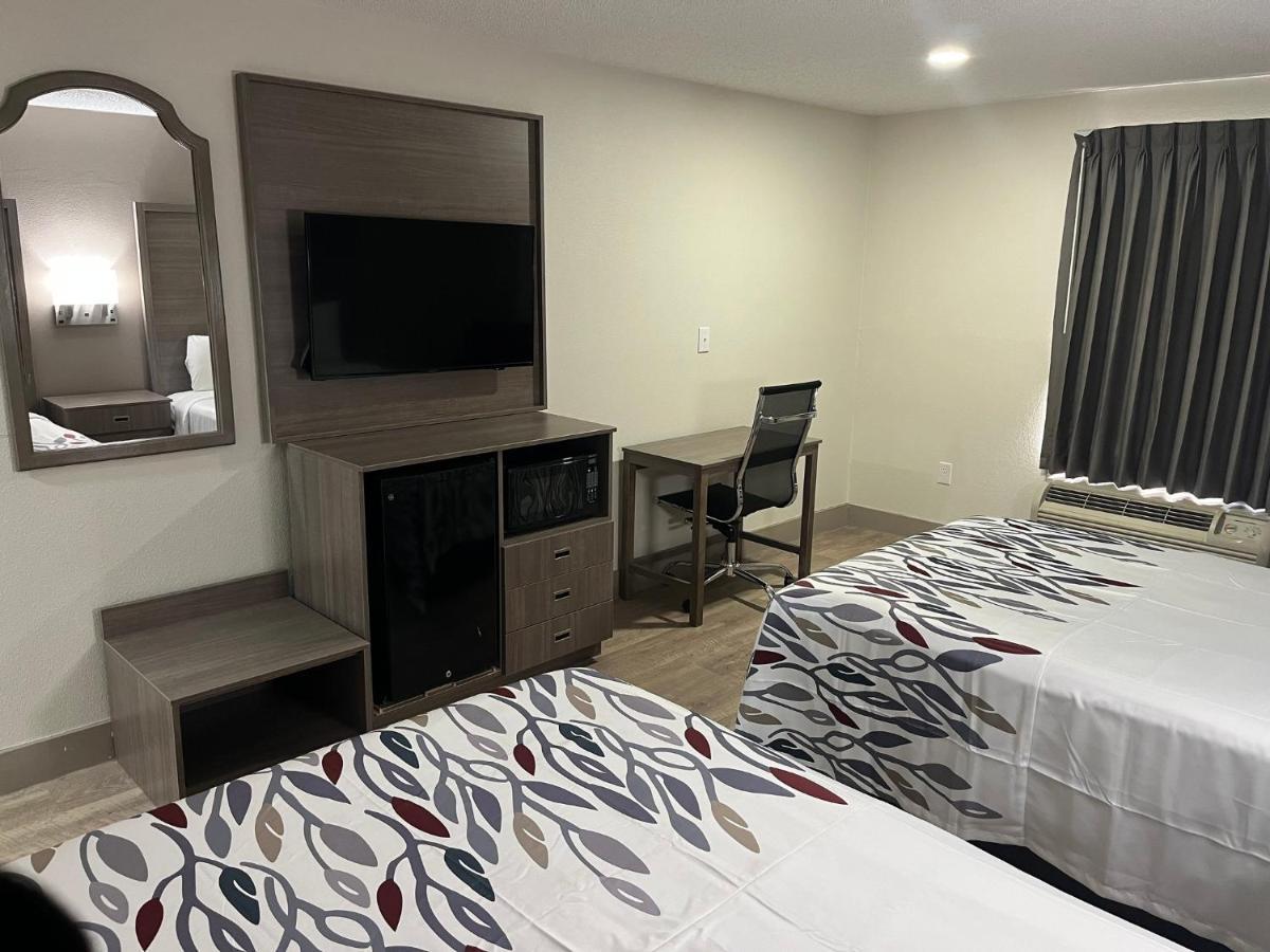 Red Roof Inn & Suites Newport News Zewnętrze zdjęcie