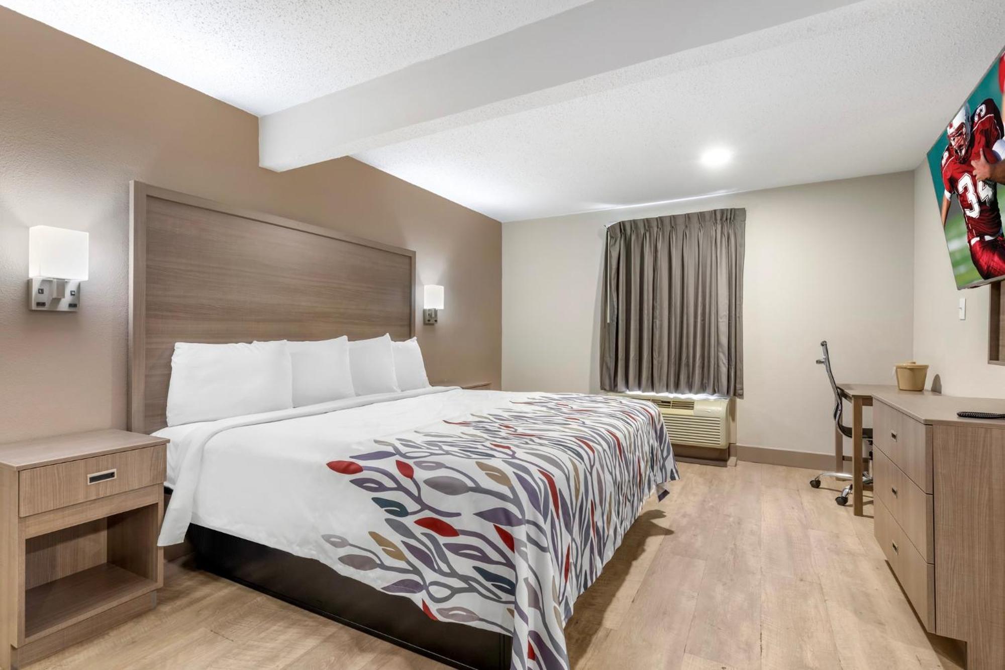Red Roof Inn & Suites Newport News Zewnętrze zdjęcie