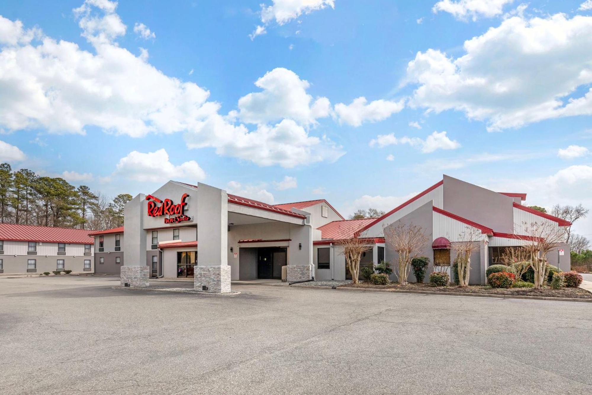 Red Roof Inn & Suites Newport News Zewnętrze zdjęcie