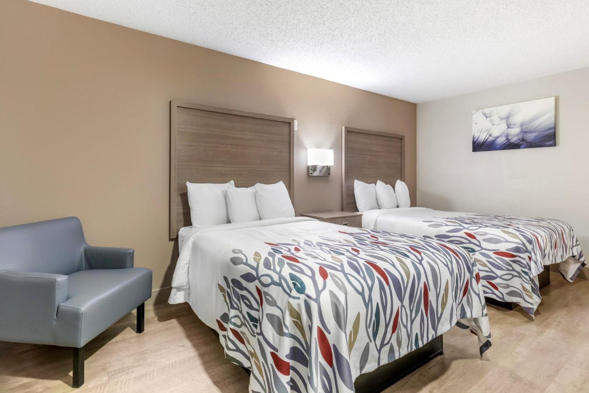 Red Roof Inn & Suites Newport News Zewnętrze zdjęcie