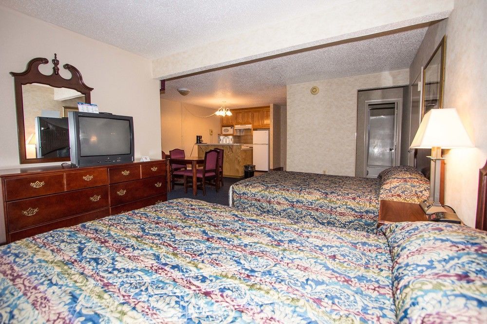 Red Roof Inn & Suites Newport News Zewnętrze zdjęcie
